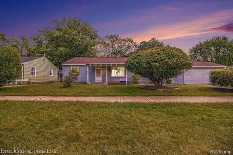 1633 S Parent Ave, Westland, MI 48186