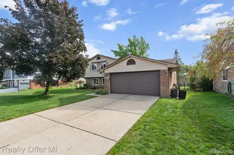 41733 Hanford Rd, Canton, MI 48187