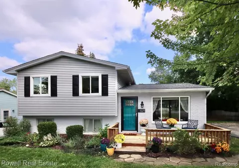 829 Alan Dr, Lake Orion, MI 48362