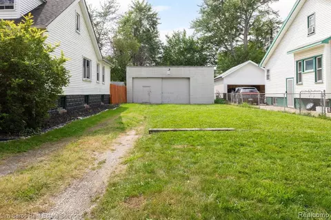 1459 Wayburn St, Grosse Pointe, MI 48230