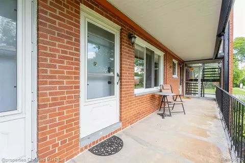 2820 Woodslee Dr #209, Royal Oak, MI 48073