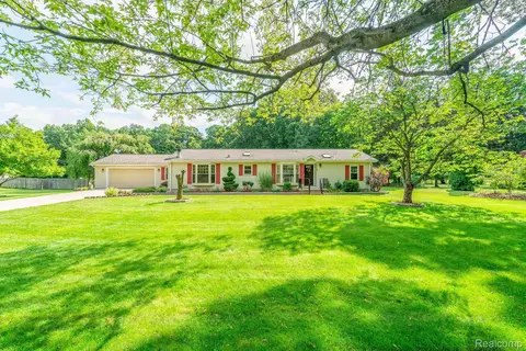 21181 Wilmot Rd, Sumpter, MI 48111