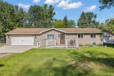 1365 Harding Ave, Lake Orion, MI 48362