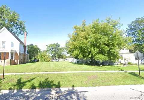 3100 24th St, Port Huron, MI 48060