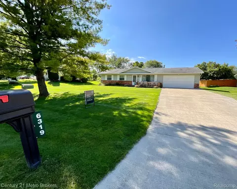 6319 Yorkshire North Riding Rd, Flint, MI 48532