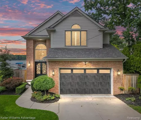 8303 Dickert St, Commerce Twp, MI 48382