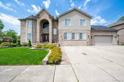 131 Rosemary St, Dearborn Heights, MI 48127