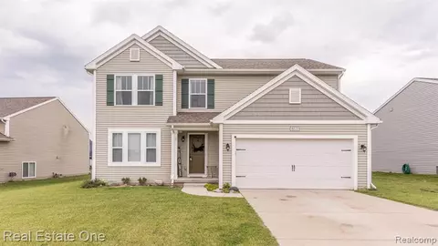 16533 Charles Town Dr, Linden, MI 48451
