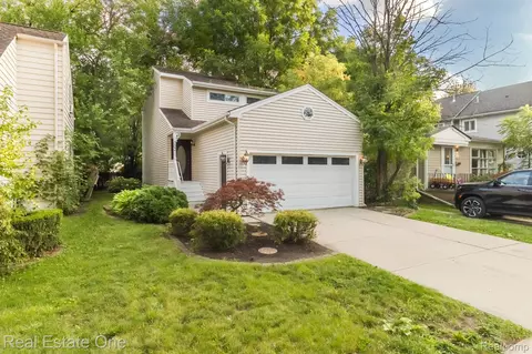 702 Davis Ave, Birmingham, MI 48009