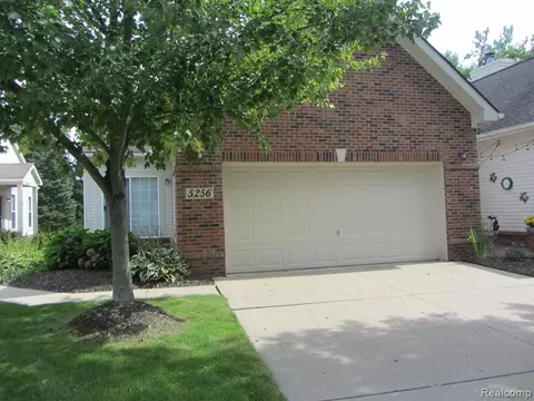 5256 S River Dr, Commerce Twp, MI 48382