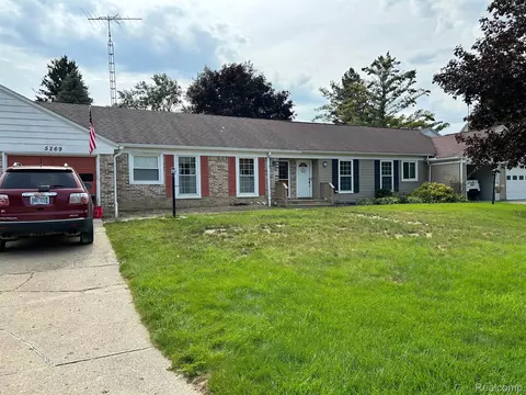 5269 Highland Shore Dr, Mount Morris, MI 48433