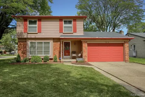 17530 Revere St, Southfield, MI 48076
