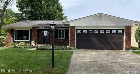 14273 Knolson St, Livonia, MI 48154