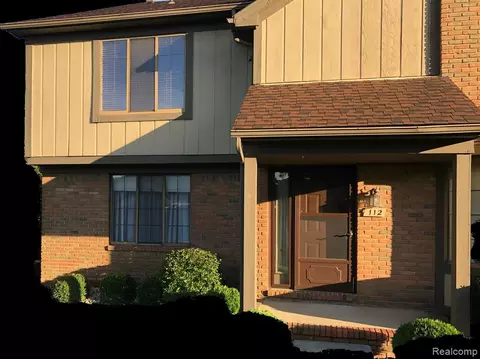 112 Meadow Lane Cir #31, Rochester Hills, MI 48307
