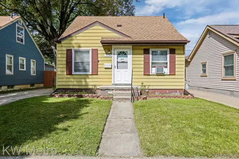 1751 Woodward Hts, Ferndale, MI 48220