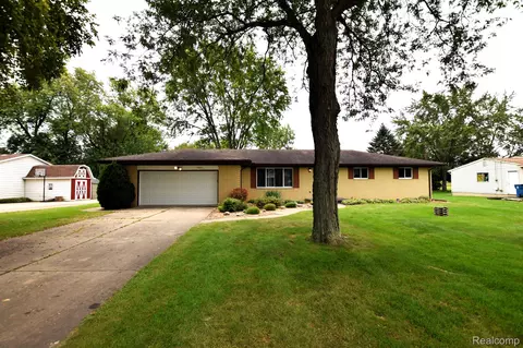7029 Lou Mac Dr, Clayton, MI 48473