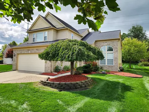 3840 Briarbrooke Ln, Oakland, MI 48306