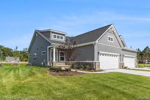 828 Preserve Ln, White Lake, MI 48386