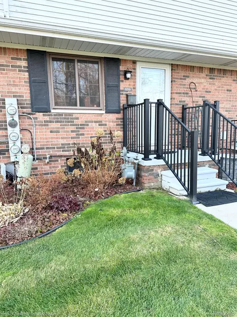 125 Cuttle Rd #G59, Marysville, MI 48040