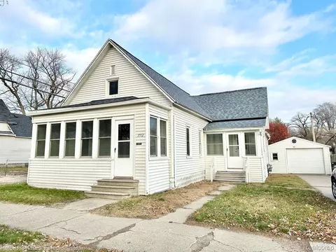 1012 10th Ave, Port Huron, MI 48060