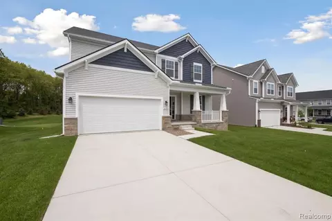 232 Quartz Way, White Lake, MI 48386