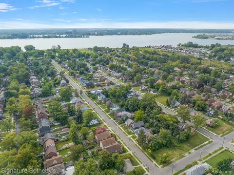 349 Newport St, Detroit, MI 48215