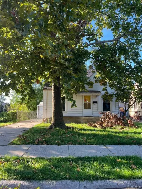 1065 Saint Johns Blvd, Lincoln Park, MI 48146