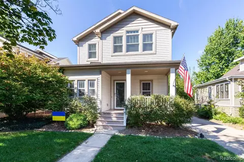 810 Forest Ave, Plymouth, MI 48170
