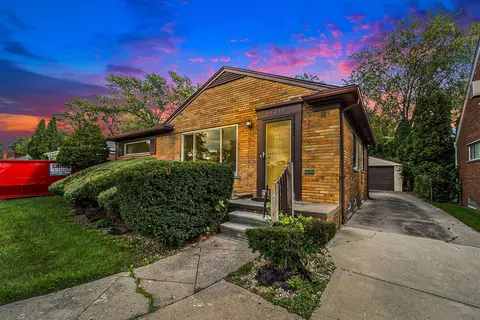 13231 Oak Park Blvd, Oak Park, MI 48237