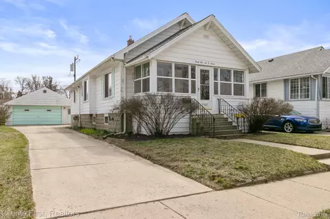 35607 Richard St, Wayne, MI 48184