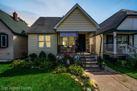 1739 7th St, Wyandotte, MI 48192