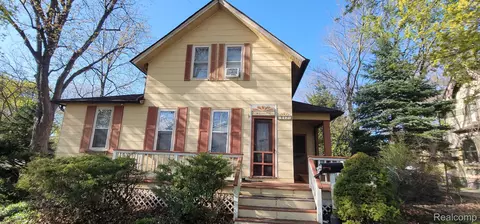 932 Vine St, St. Clair, MI 48079