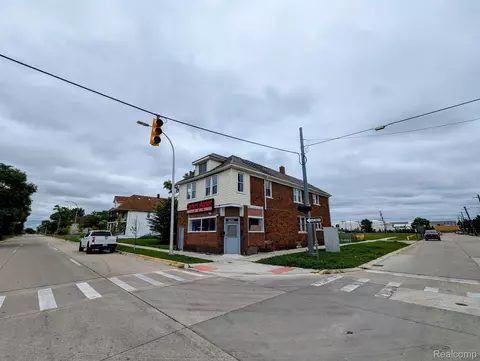 11817 Dequindre St, Hamtramck, MI 48212
