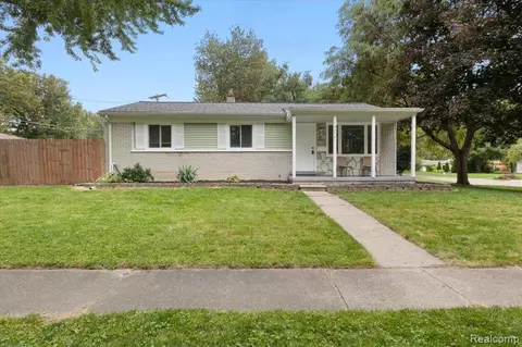 36741 N Schafer St, Clinton Township, MI 48035