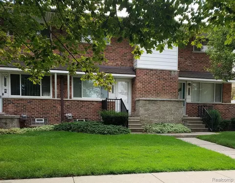 29445 Orangelawn St, Livonia, MI 48150