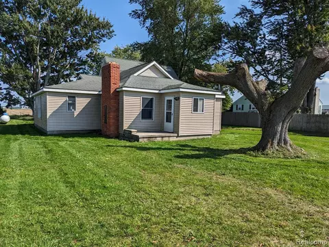 5418 North Rd, North Street, MI 48049