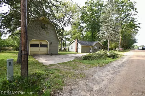 1744 Patterson St, Brandon, MI 48462