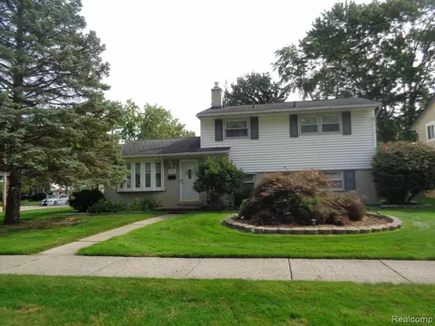 18606 Melvin St, Livonia, MI 48152