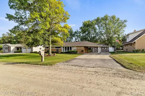 34511 Parkgrove Dr, Westland, MI 48185
