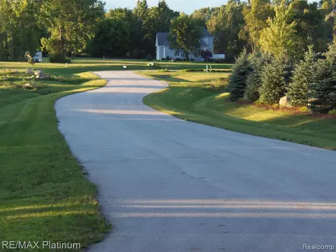 Castlebar Lane, Onsted, MI 49265