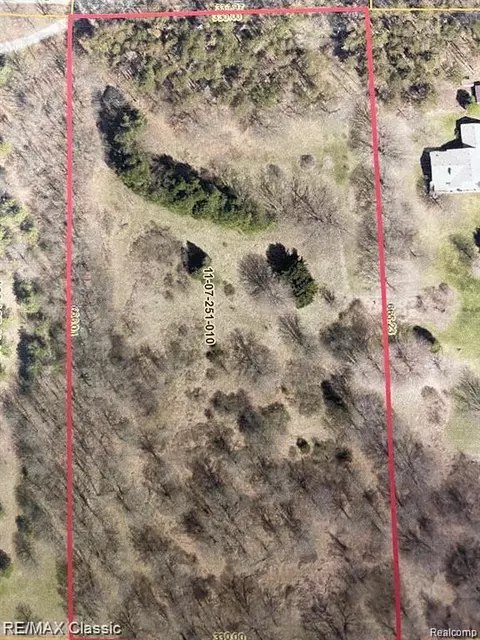 Vacant Broadview, Highland, MI 48357