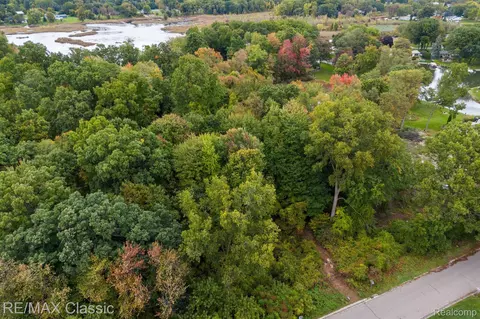 Vacant Chevron Lot C, Highland, MI 48356