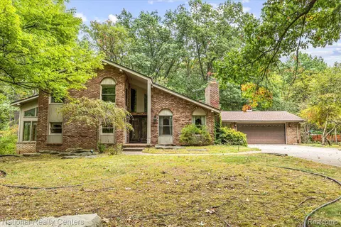 8250 Narise St, Westland, MI 48185