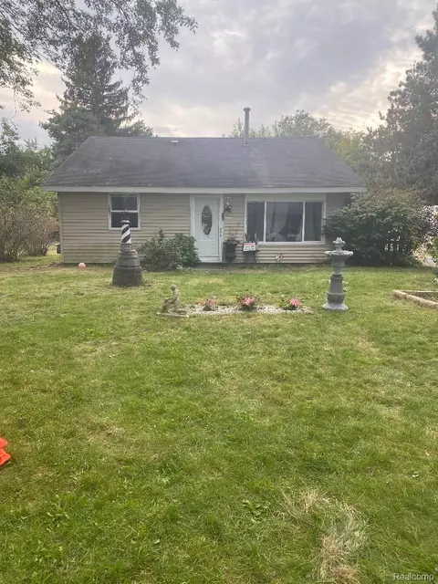 4915 Pine Knob Ln, Independence, MI 48346