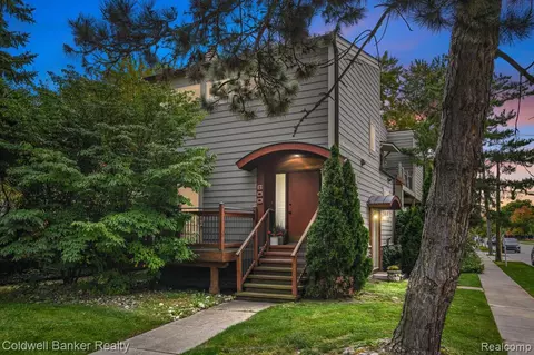 600 E Lincoln St, Birmingham, MI 48009