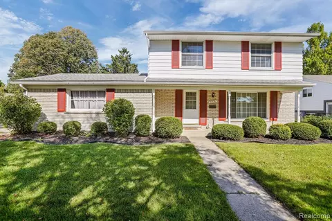 37176 Myrna St, Livonia, MI 48154