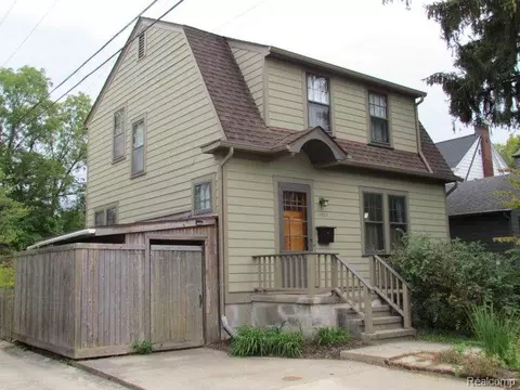 1407 Charlton Ave, Ann Arbor, MI 48103