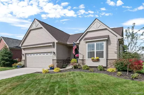 8343 Stamford Dr, Ypsilanti, MI 48198