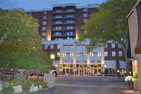 411 S Old Woodward Ave #517, Birmingham, MI 48009