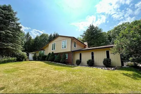5420 Havens Rd, Dryden, MI 48428